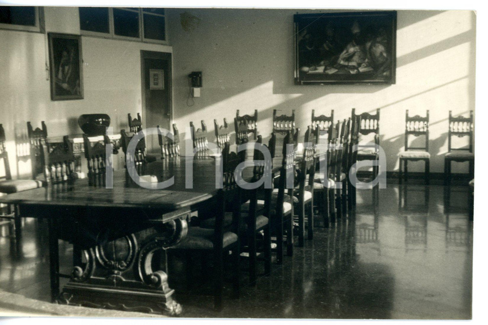 Fotografia d epoca originale 1951 MILANO Istituto Leone XIII  Veduta della sala riunioni Foto VINTAGE 1