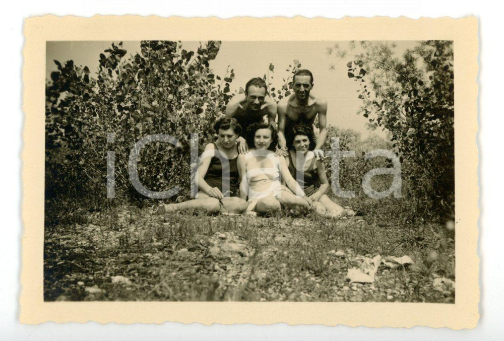 Fotografia d epoca originale 1946 PAULLO Famiglia in gita sul fiume ADDA Fotografia VINTAGE 9x6 cm 1