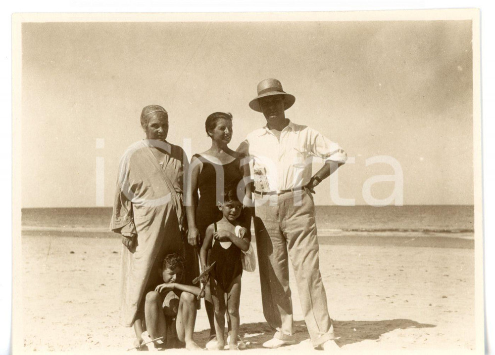 Fotografia d epoca originale 1932 ATLANTIDA URUGUAY Ritratto della famiglia PIROVANO in riva al mare Foto 1