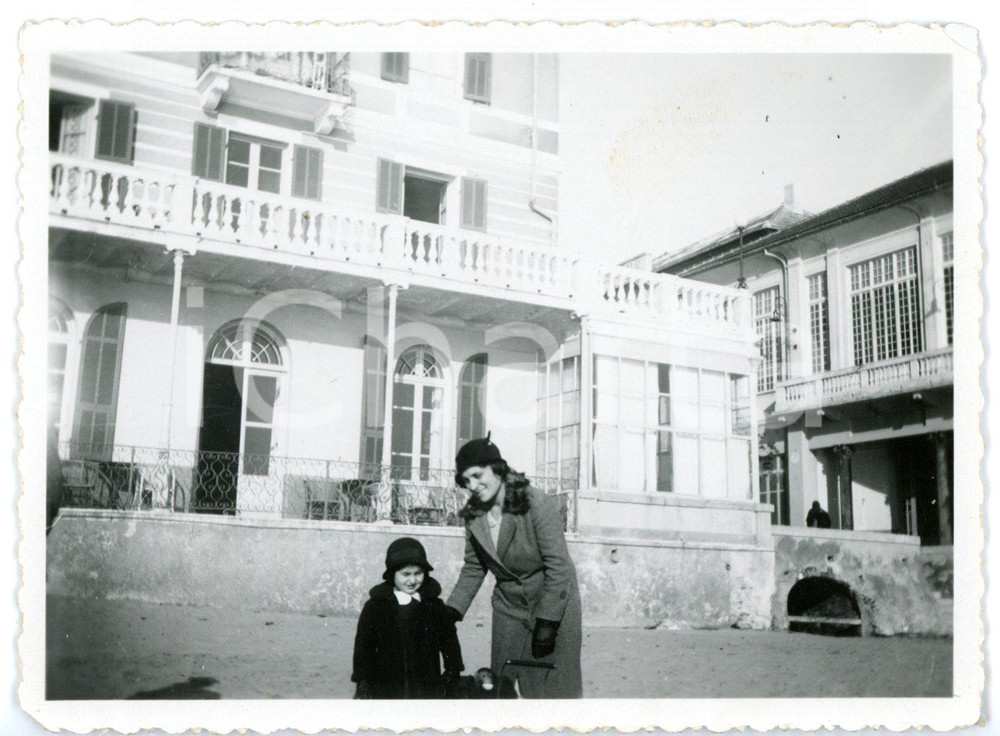 Fotografia d epoca originale 1933 ALASSIO SV Madre e figlia con passeggino Fotografia VINTAGE 8x12 cm 1