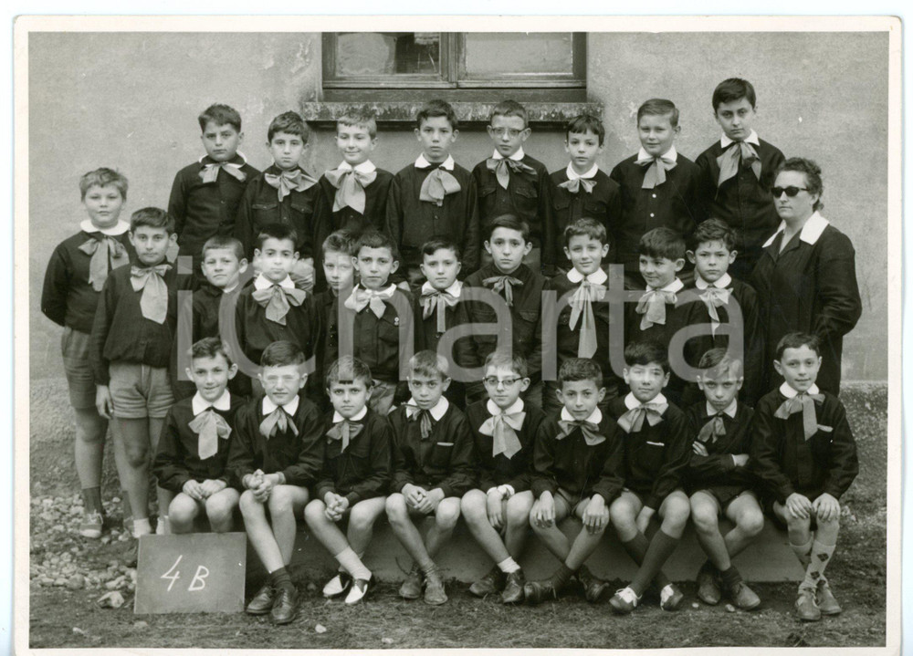 Fotografia d epoca originale 1962 ABBIATEGRASSO Classe elementare maschile  Foto Carlo SELVA 18x13 cm 1