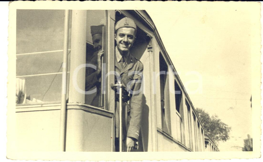 Fotografia d epoca originale 1940 ca WW2 ITALIA Ufficiale ARTIGLIERIA PESANTE su treno in partenza Foto 1