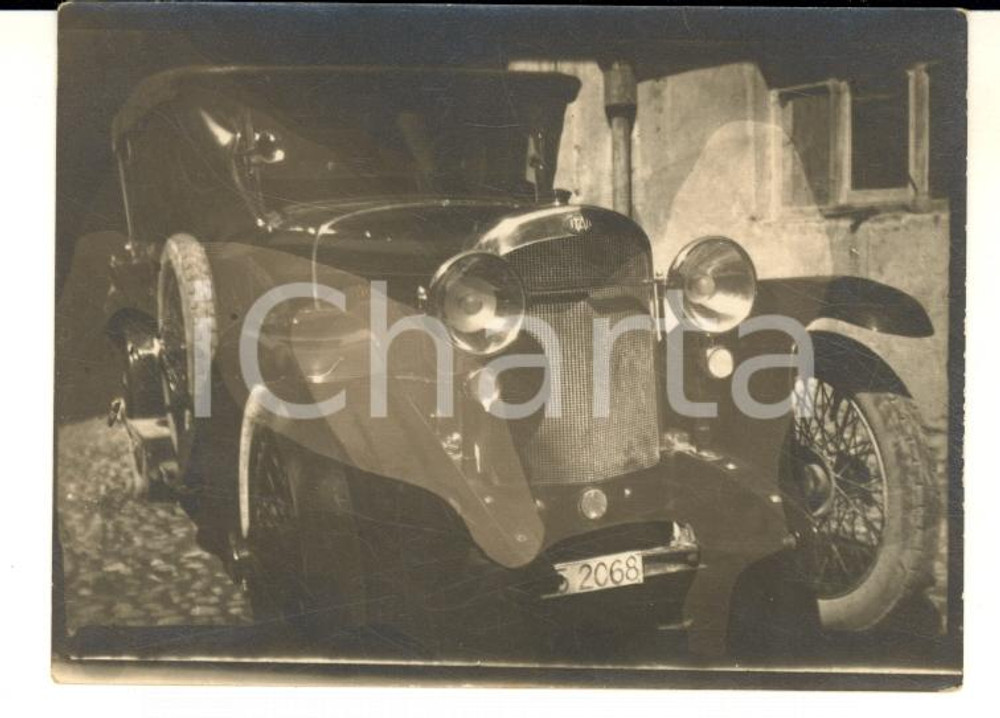 Fotografia d epoca originale 1925 ca LOMBARDIA  Automobili ITALA  Vettura in cortile  Fotografia 9x6 cm 1