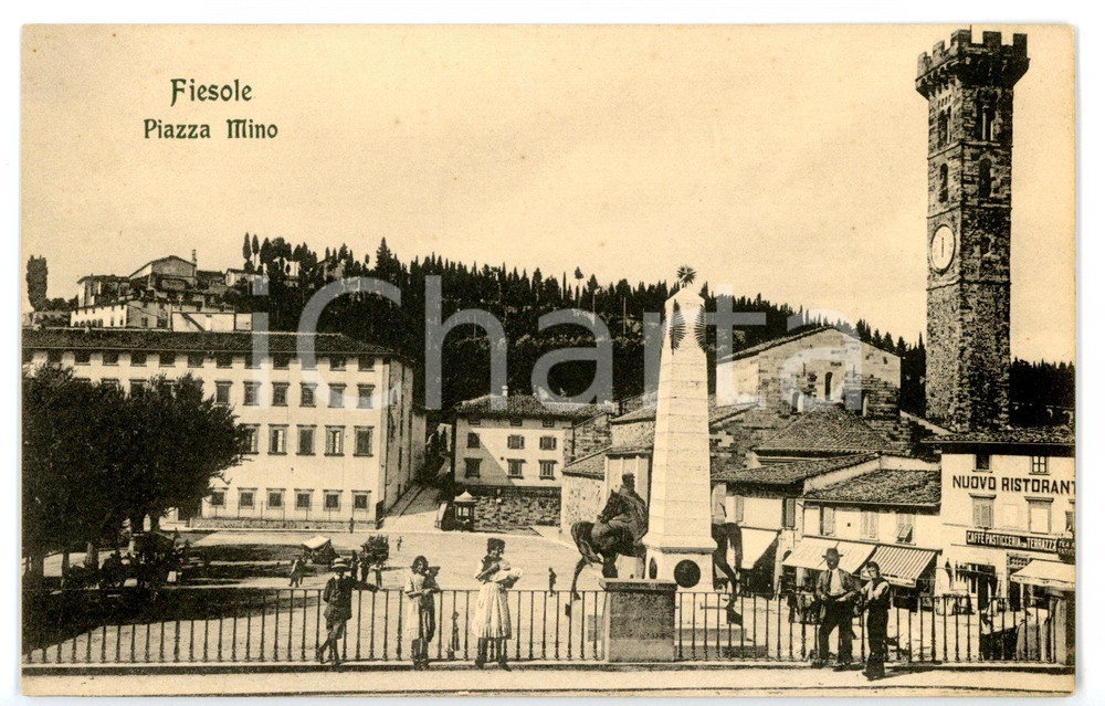 Cartolina originale da collezione 1930 ca FIESOLE FI Passanti in Piazza Mino  Scorcio con cattedrale Cartolina 1