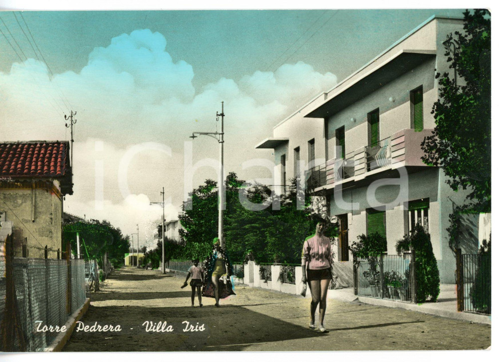 Cartolina originale da collezione 1950 ca RIMINI Loc. TORRE PEDRERA Villa IRIS  Turisti in viale OBBIA Cartolina 1