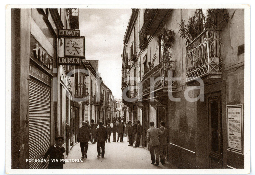 Cartolina originale da collezione 1950 ca POTENZA Via Pretoria  Scorcio caratteristico Cartolina ANIMATA FG NV 1
