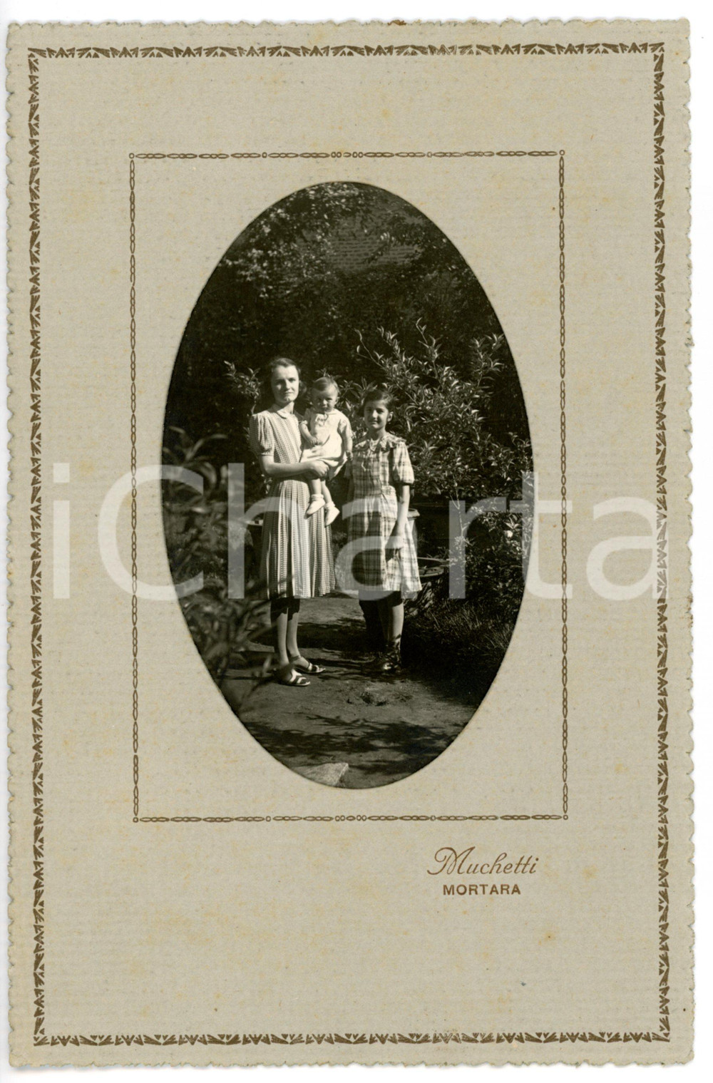 Fotografia d epoca originale 1920 ca MORTARA PV Ritratto di due sorelle con bambino  Foto MUCHETTI 15x22 1