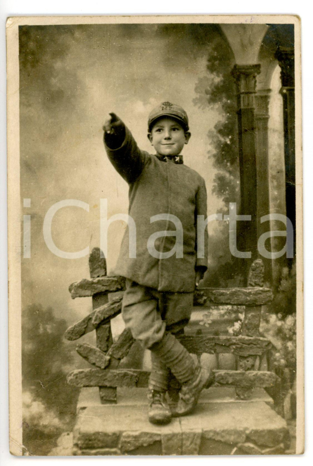 Fotografia d epoca originale 1939 WW2 ITALIA Bambino in divisa del 147Â° Regg. Fanteria  Fotocartolina FP 1