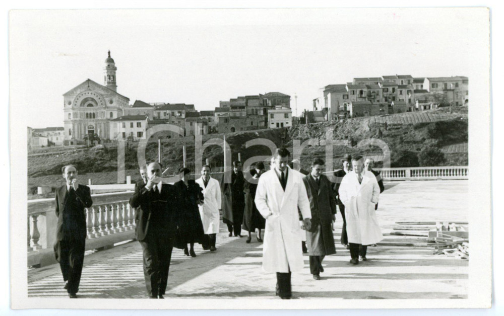 Fotografia d epoca originale 1936 SANREMO BUSSANA Villa Spinola  Medici con autoritÃ  in visita Foto FP NV 1