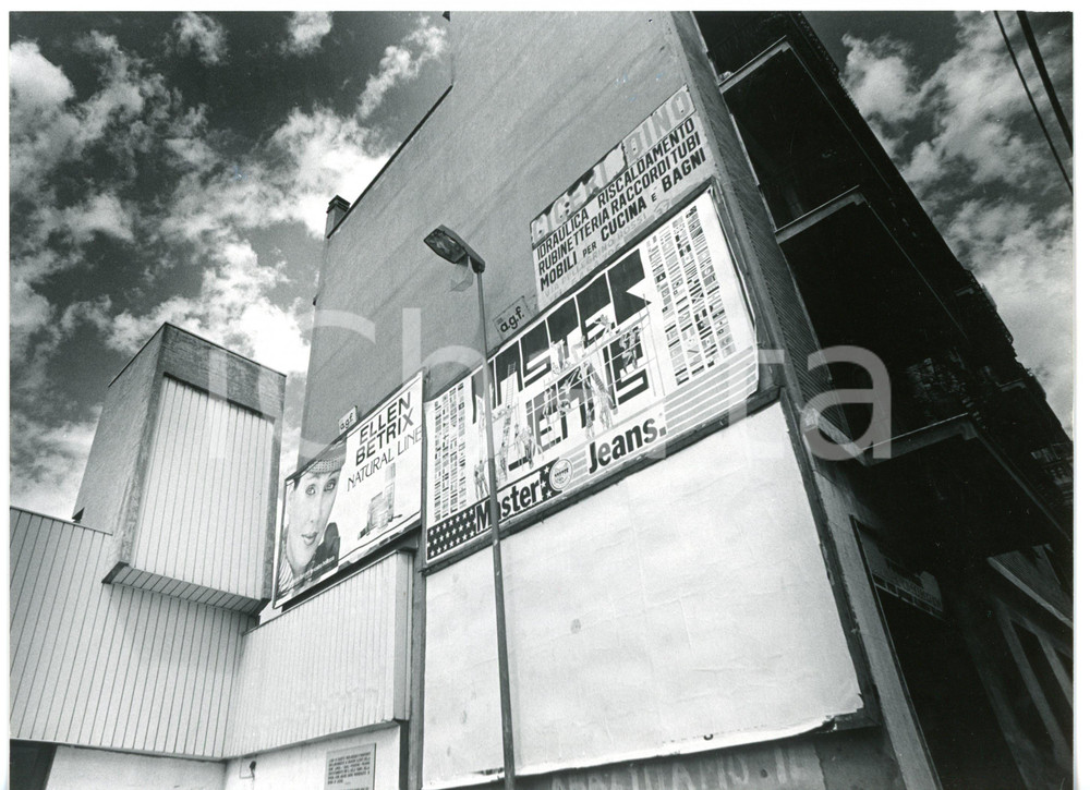 Fotografia d epoca originale 1980 ca MILANO AFFORI Via P. ROSSI  Insegne pubblicitarie Foto ARTISTICA 1