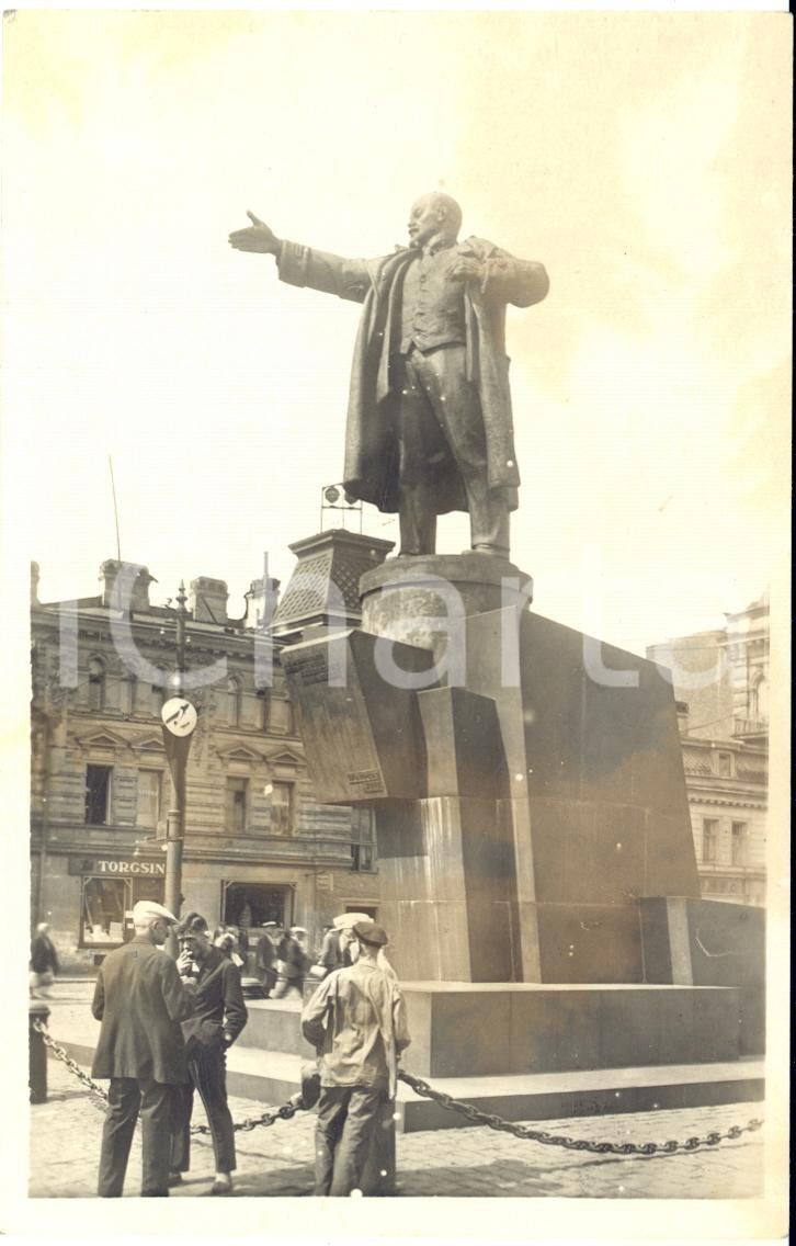 Fotografia d epoca originale 1935 SAINT PETERSBURG URSS Monument to Lenin near the Finland station  Photo 1
