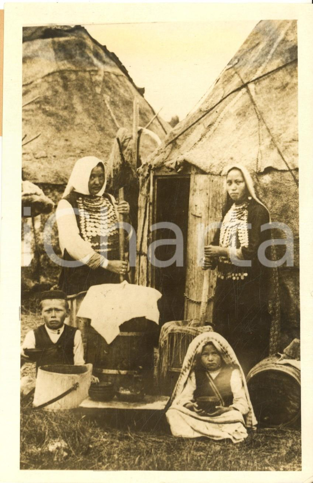 Fotografia d epoca originale 1927 BASCHIRIA URSS Donne di un villaggio addette alla cucina Foto 11x16 cm 1