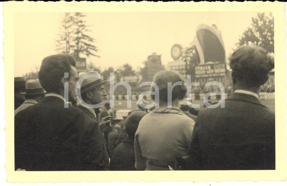 Fotografia d epoca originale 1933 AUTOMOBILISMO MONZA Gran Premio d Italia  Pubblico in tribuna  Foto 14x9 1