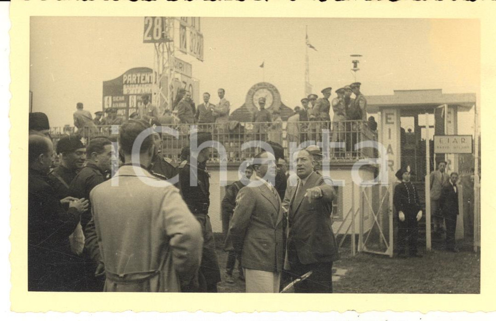 Fotografia d epoca originale 1933 AUTOMOBILISMO MONZA GP d Italia  Achille STARACE in visita Foto 14x9 cm 1