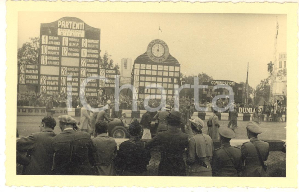 Fotografia d epoca originale 1933 AUTOMOBILISMO MONZA GP d Italia  Pilota prima della gara  Foto 14x9 cm 1