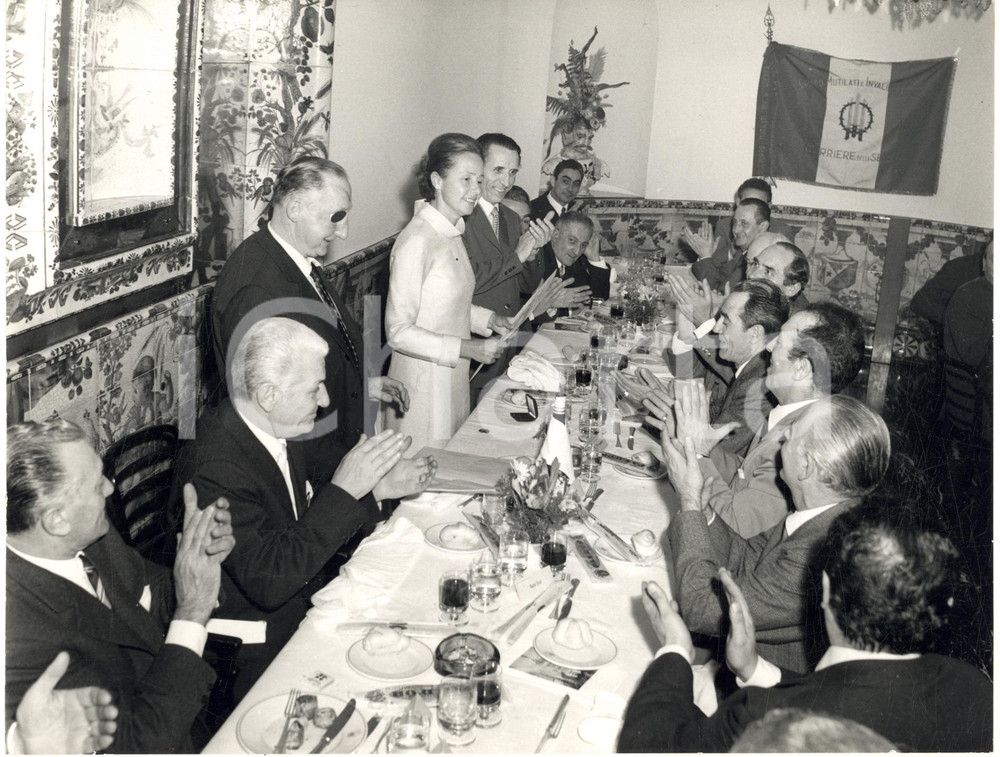 Fotografia d epoca originale 1985 ca MILANO Cena CORRIERE DELLA SERA Gruppo Mutilati e Invalidi di Guerra 1 1