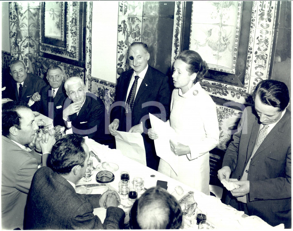 Fotografia d epoca originale 1985 ca MILANO Cena CORRIERE DELLA SERA Gruppo Mutilati e Invalidi di Guerra 3 1