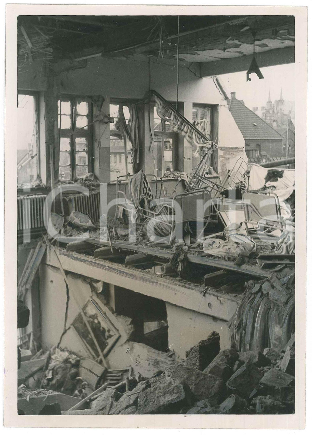 Fotografia d epoca originale 1941 WW2 BETHEL GERMANY Ospedale bombardato dalla RAF  Foto 18x13 cm 1