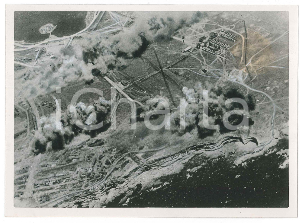 Fotografia d epoca originale 1942 WW2 SEVASTOPOL URSS The city bombed by the Luftwaffe  Photo 18x13 cm 1