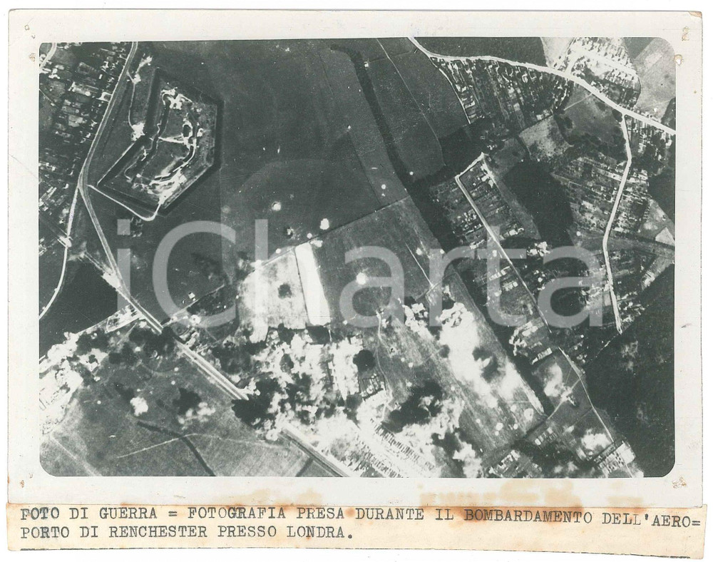 Fotografia d epoca originale 1940 WW2 ROCHESTER UK Airport bombed by the Luftwaffe  Photo 18x13 cm 1
