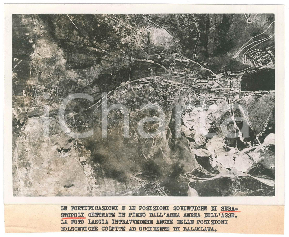 Fotografia d epoca originale 1942 WW2 Battle of SEVASTOPOL URSS The city bombed by the Luftwaffe  Photo 1
