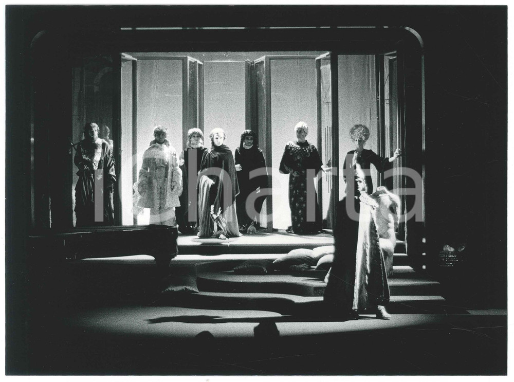 Fotografia d epoca originale 1980 MILANO TEATRO Piccola Scala  Le Racine  Foto di scena 3 1