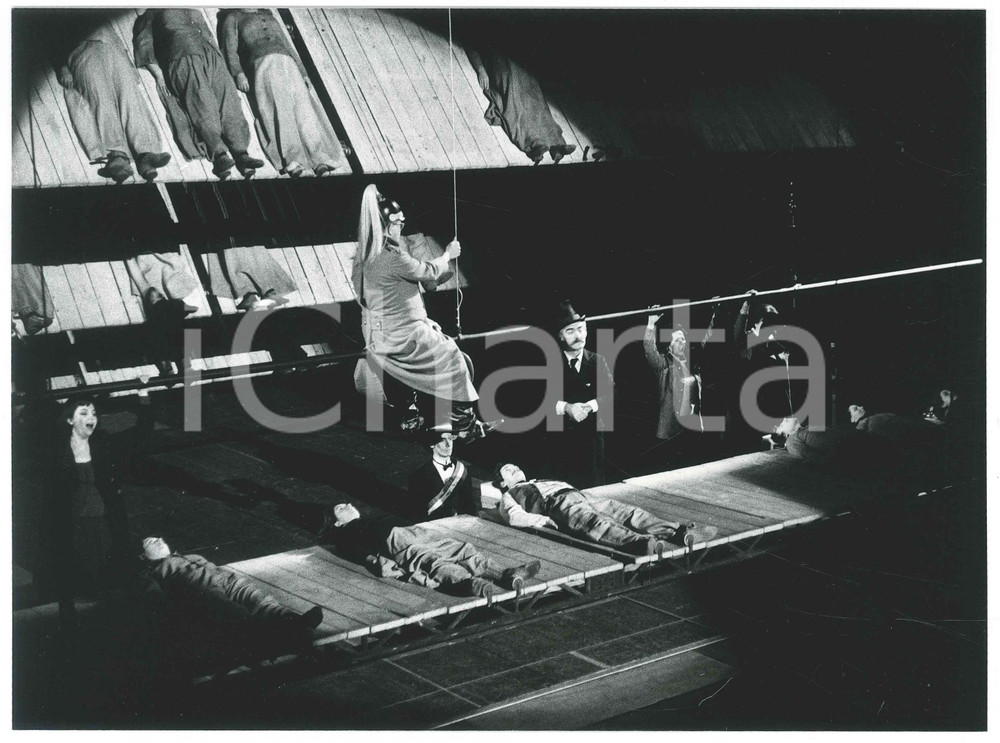Fotografia d epoca originale 1974 MILANO TEATRO ALLA SCALA Al gran sole carico d amore  Foto di scena 1