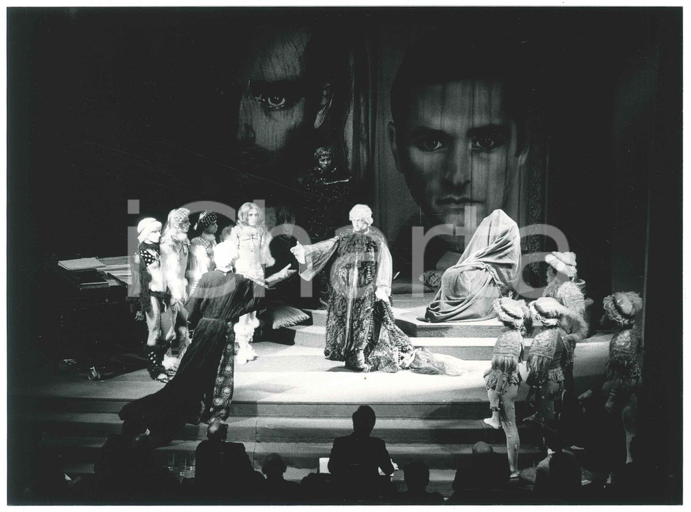 Fotografia d epoca originale 1980 MILANO TEATRO Piccola Scala  Le Racine  Foto di scena 2 1