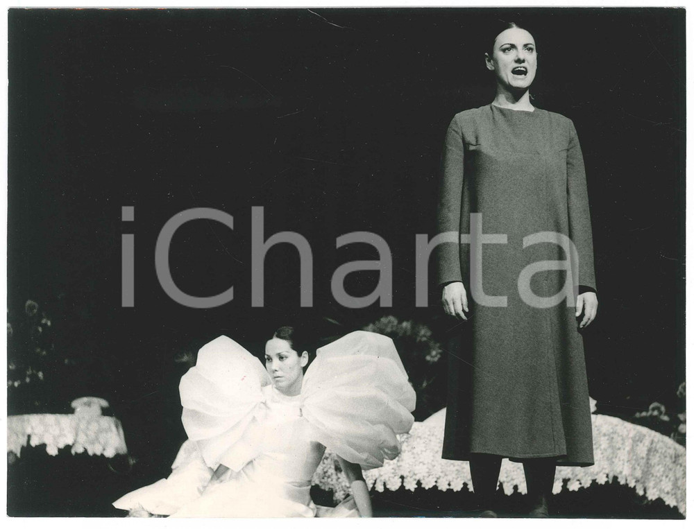 Fotografia d epoca originale 1970 TEATRO DI GENOVA Grazia Maria SPINA Lucilla MORLACCHI Le serve GENET 1