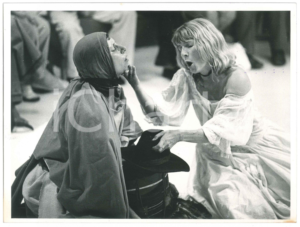 Fotografia d epoca originale 1976 ODIN TEATRET Come! And the day will be ours  RASMUSSEN  LAUKVIK Photo 1