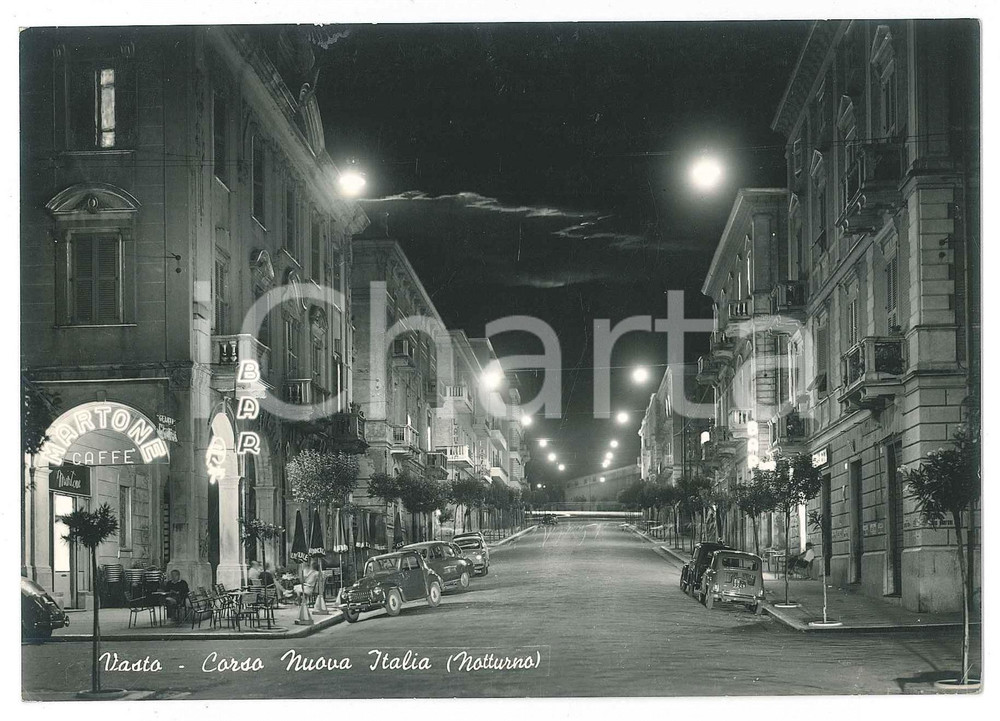 Cartolina originale da collezione 1962 VASTO Panorama notturno di Corso Nuova Italia  Cartolina FG VG 1