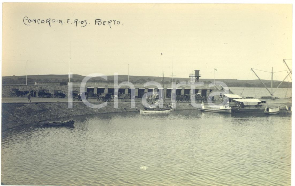 Fotografia d epoca originale 1920 ca CONCORDIA ARGENTINA Puerto Real Photo CALVET animated boats cars 1