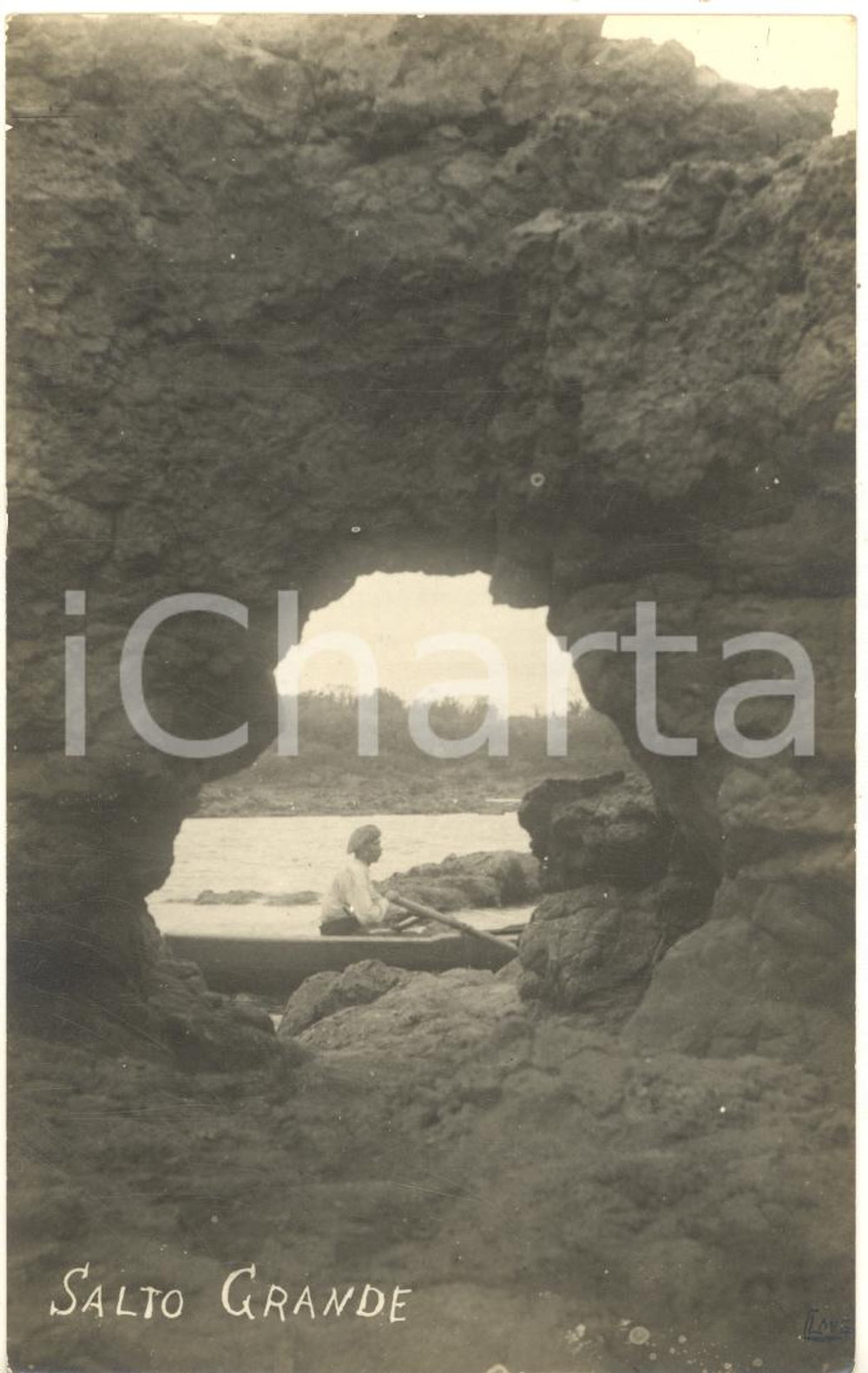 Fotografia d epoca originale 1920 ca SALTO GRANDE URUGUAY Scorcio con barcaiolo  Real VINTAGE photo 9x14 1