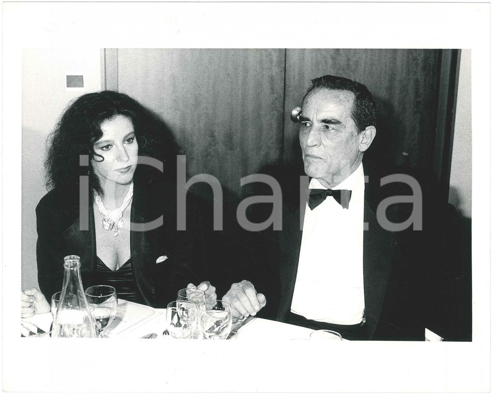 Fotografia d epoca originale 1987 FESTIVAL DI CANNES Stefania SANDRELLI Vittorio GASSMAN a cena Foto 1