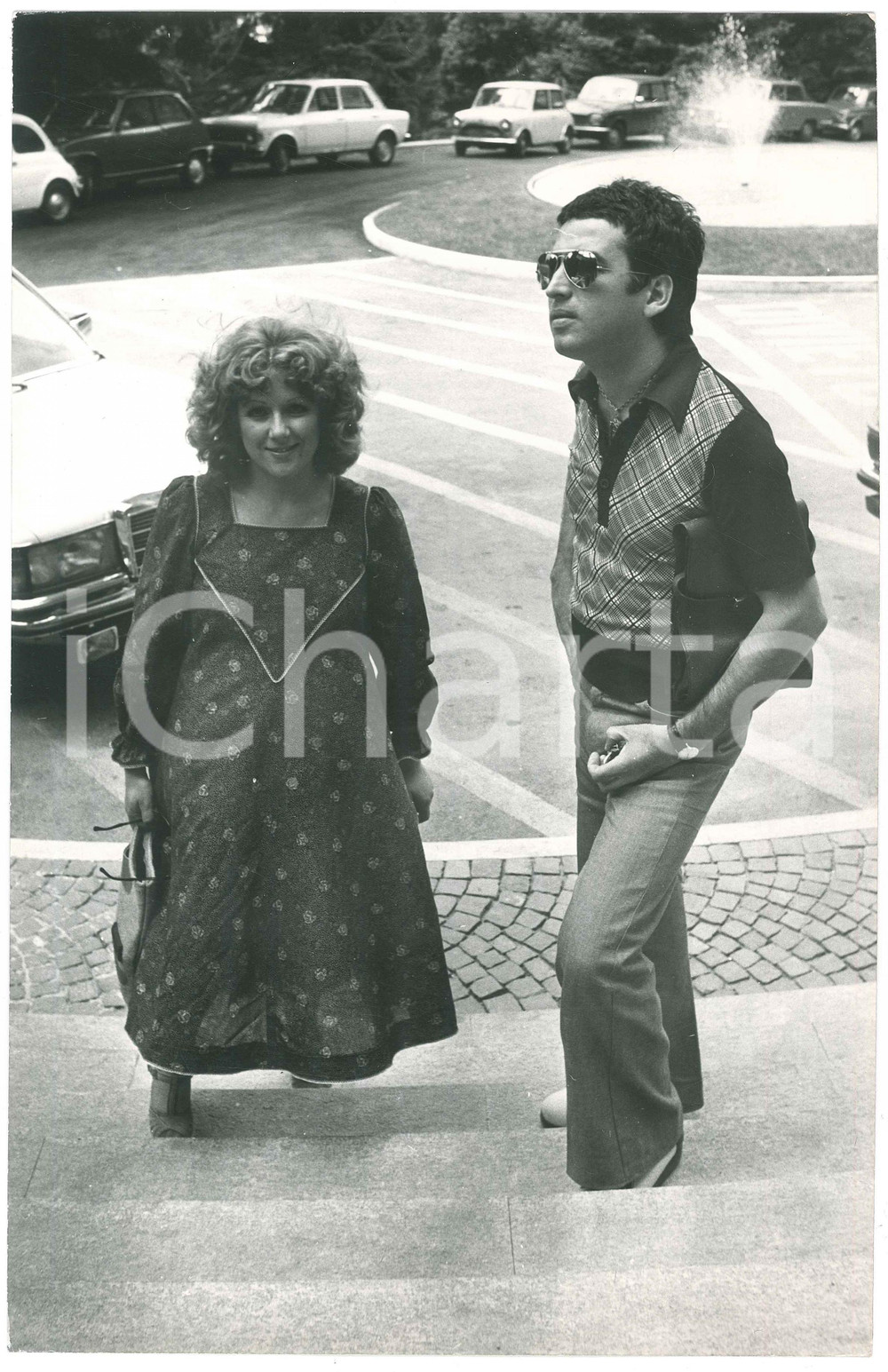 Fotografia d epoca originale 1975 COSTUME ITALIA Orietta BERTI incinta con Osvaldo PATERLINI 3  Foto 1