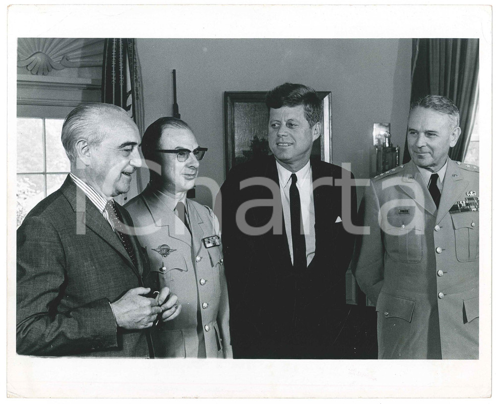Fotografia d epoca originale 1963 USA President John Fitzgerald KENNEDY with his Chief of Staff  Photo 1