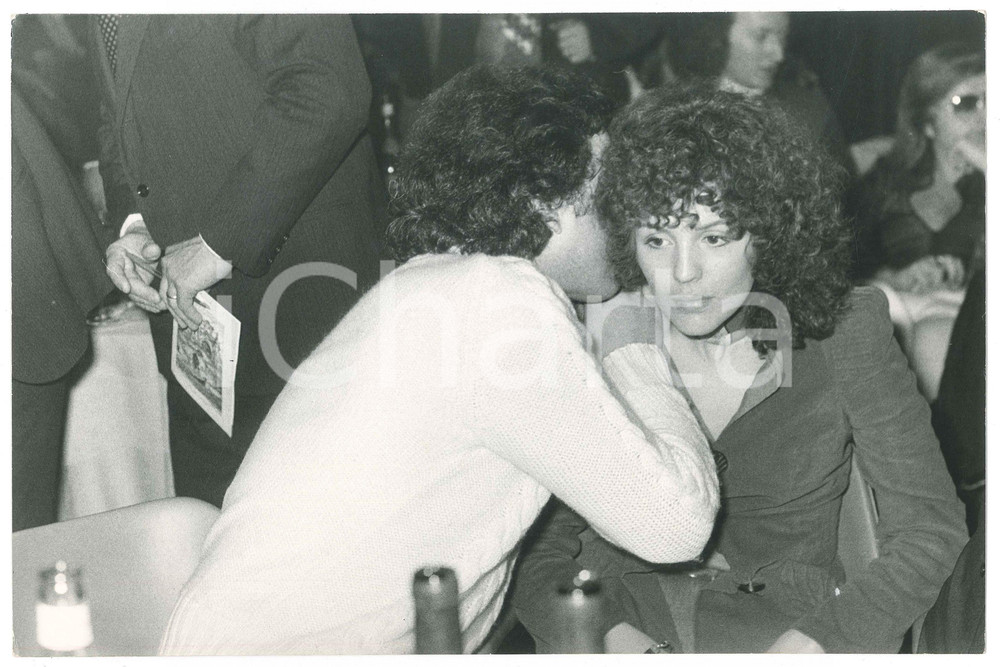 Fotografia d epoca originale 1970 ca COSTUME ITALIA Adriano PAPPALARDO e Marcella BELLA 4 Foto 30x20 cm 1