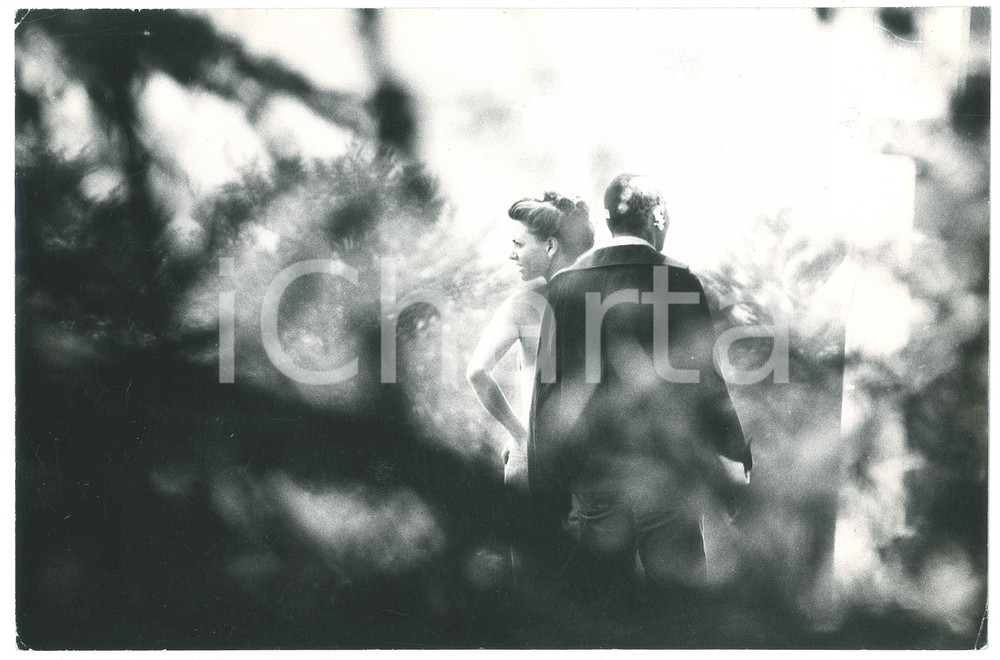 Fotografia d epoca originale 1976 Niki LAUDA con la moglie Marlene dopo l incidente del Nurburgring Foto 1