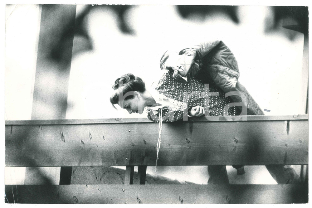 Fotografia d epoca originale 1976 s .l. Marlene KNAUS moglie di Niki LAUDA Foto COSTUME 30x20 cm 1