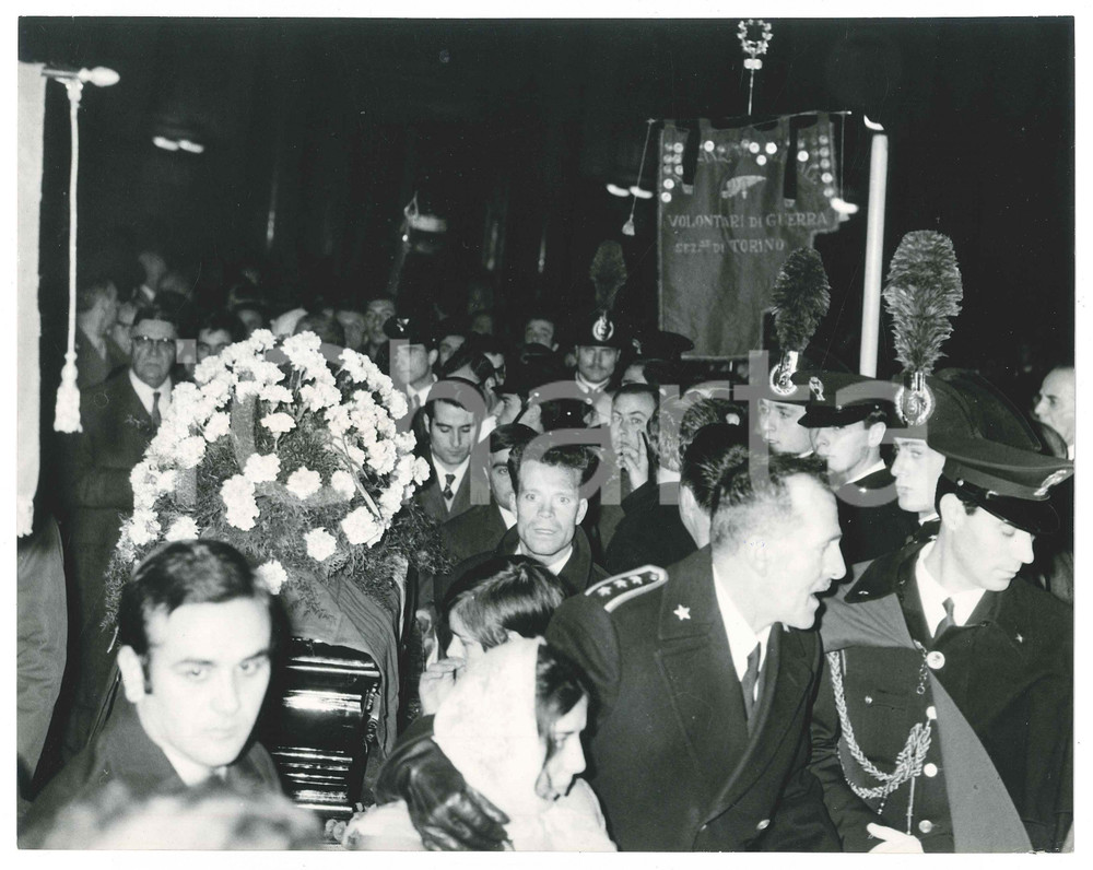 Fotografia d epoca originale 1969 MILANO ANNI DI PIOMBO Funerali agente Antonio ANNARUMMA 2 Foto 1
