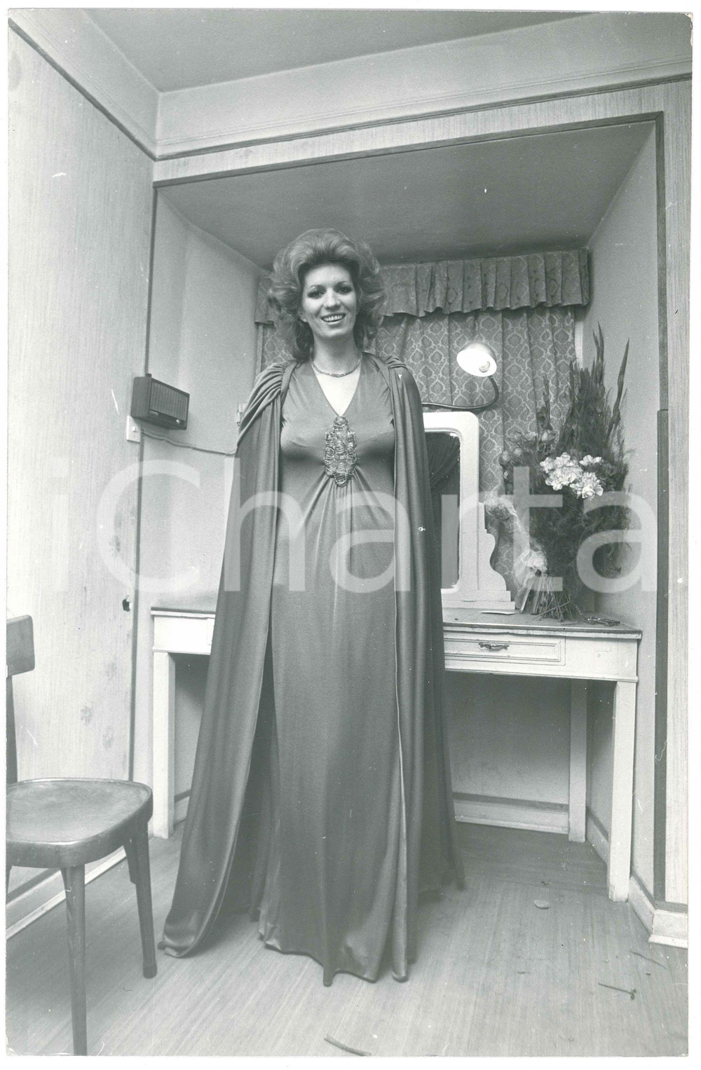 Fotografia d epoca originale 1973 PARMA TEATRO REGIO Iva ZANICCHI in camerino 1 Ritratto Foto 20x30 1