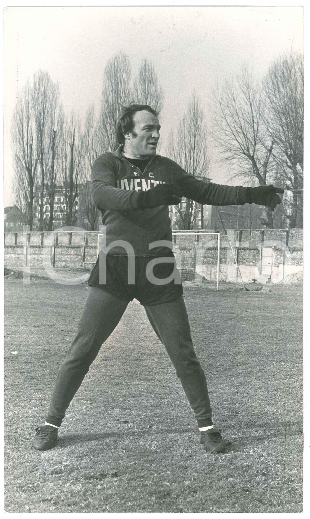 Fotografia d epoca originale 1975 ca CALCIO JUVENTUS Campo COMBI JosÃ© ALTAFINI in allenamento 3 Foto 18x30 1