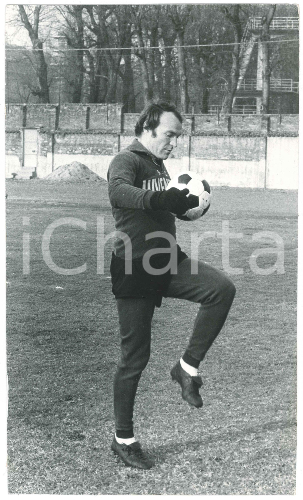 Fotografia d epoca originale 1975 ca CALCIO JUVENTUS Campo COMBI JosÃ© ALTAFINI in allenamento 6 Foto 18x30 1