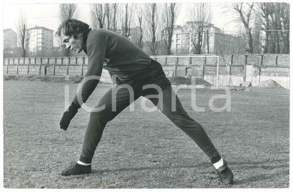 Fotografia d epoca originale 1975 ca CALCIO JUVENTUS Campo COMBI José ALTAFINI in allenamento 12 Foto 30x18 1