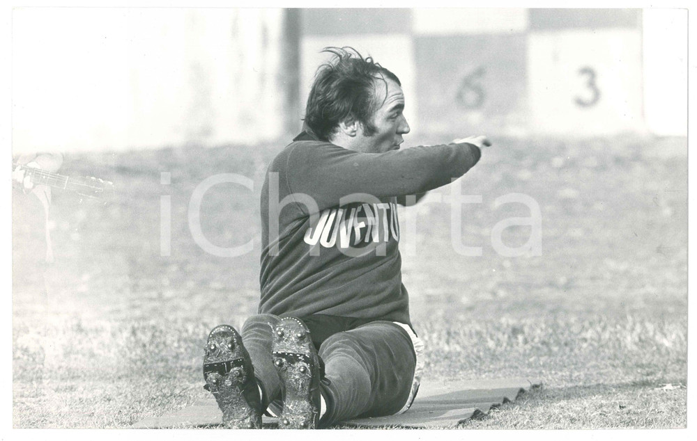 Fotografia d epoca originale 1975 ca CALCIO JUVENTUS Campo COMBI José ALTAFINI in allenamento 13 Foto 30x18 1