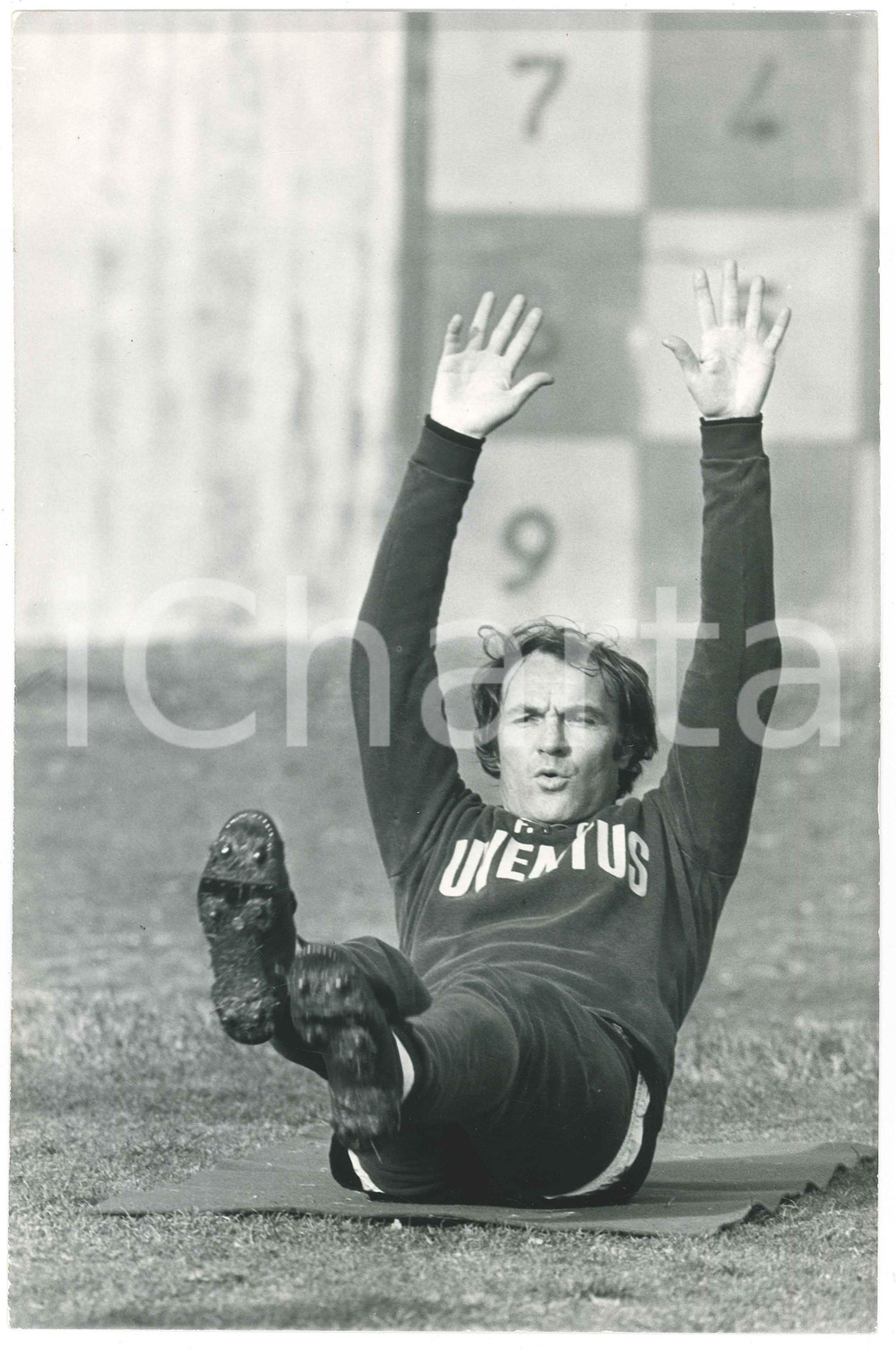 Fotografia d epoca originale 1975 ca CALCIO JUVENTUS Campo COMBI JosÃ© ALTAFINI in allenamento 17 Foto 18x30 1