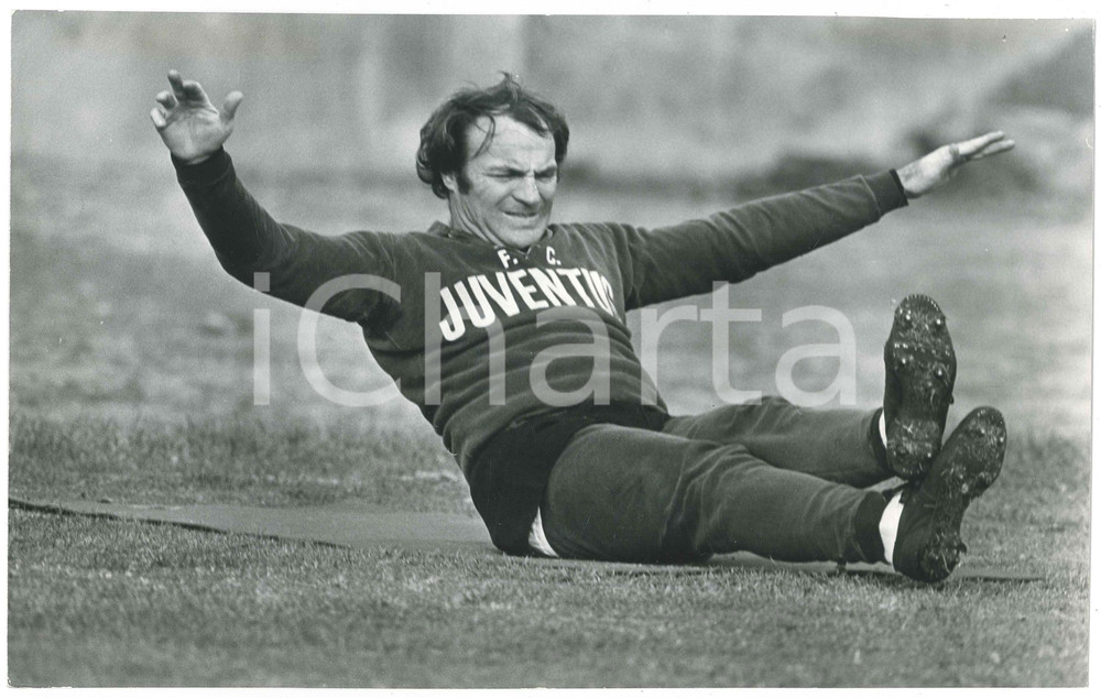 Fotografia d epoca originale 1975 ca CALCIO JUVENTUS Campo COMBI JosÃ© ALTAFINI in allenamento 19 Foto 30x18 1
