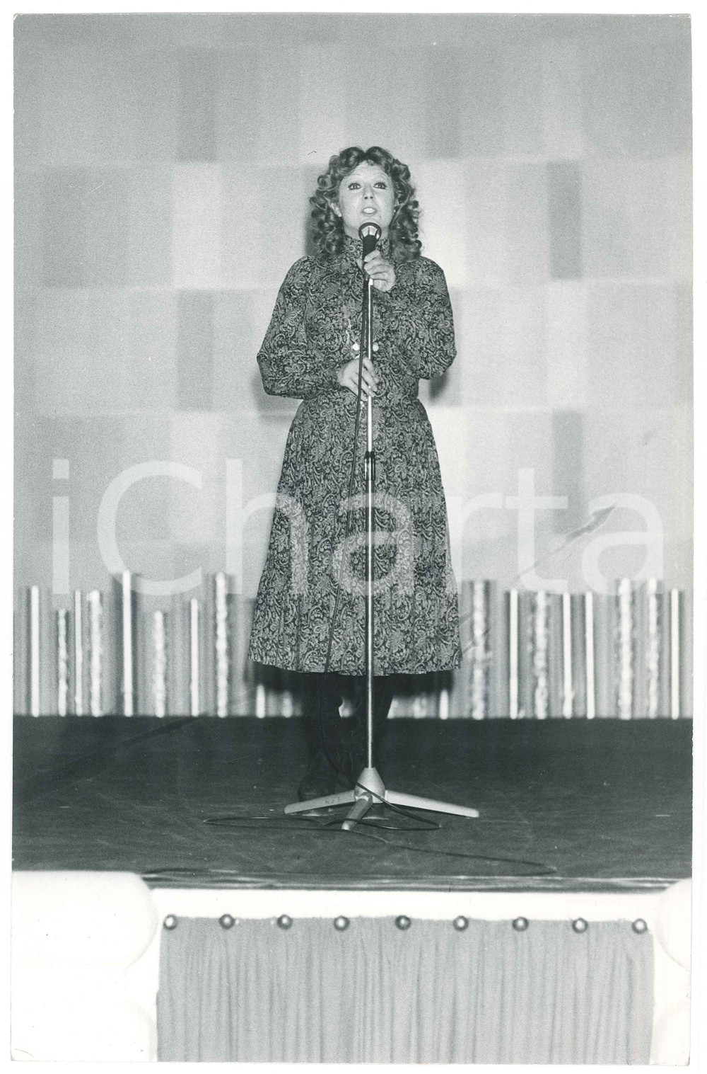 Fotografia d epoca originale 1970 ca COSTUME ITALIA Orietta BERTI in concerto 1 Foto 20x30 cm 1
