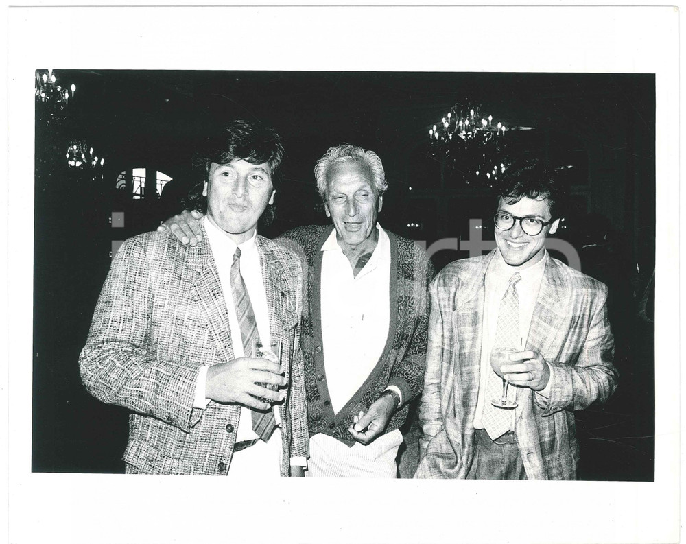 Fotografia d epoca originale 1985 ca ITALIA  MODA Ottavio MISSONI con i figli Vittorio e Luca  Foto 24x18 1