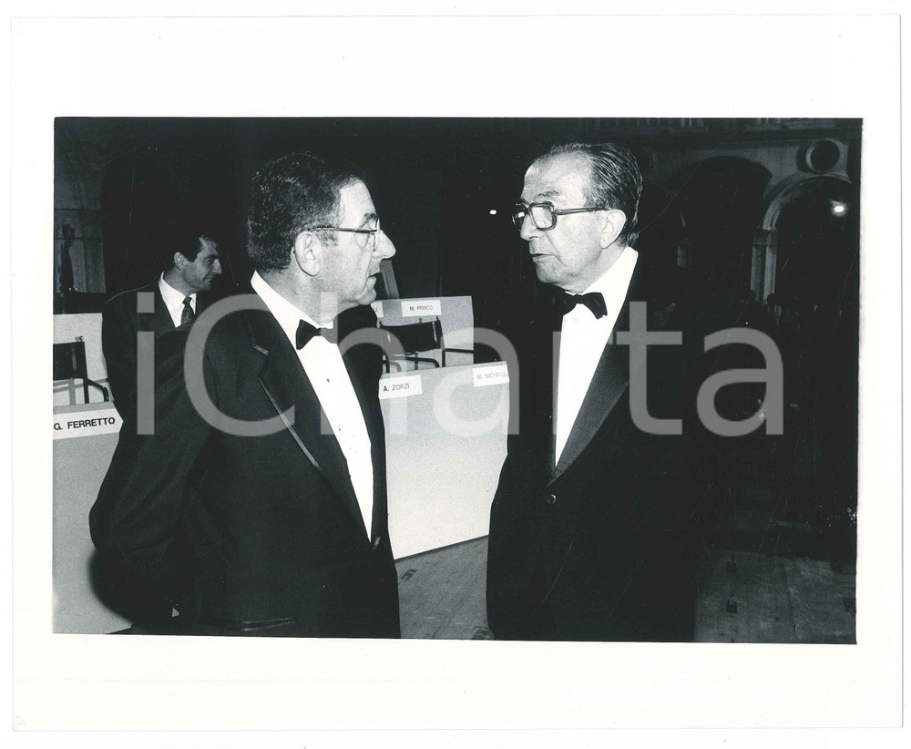 Fotografia d epoca originale 1985 ca ITALIA  POLITICA  Giulio ANDREOTTI a una serata di gala 1 Foto 24x18 1
